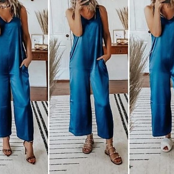 Luxurious *NWT* Navy Satin Jumpsuit XS - Picture 16 of 16